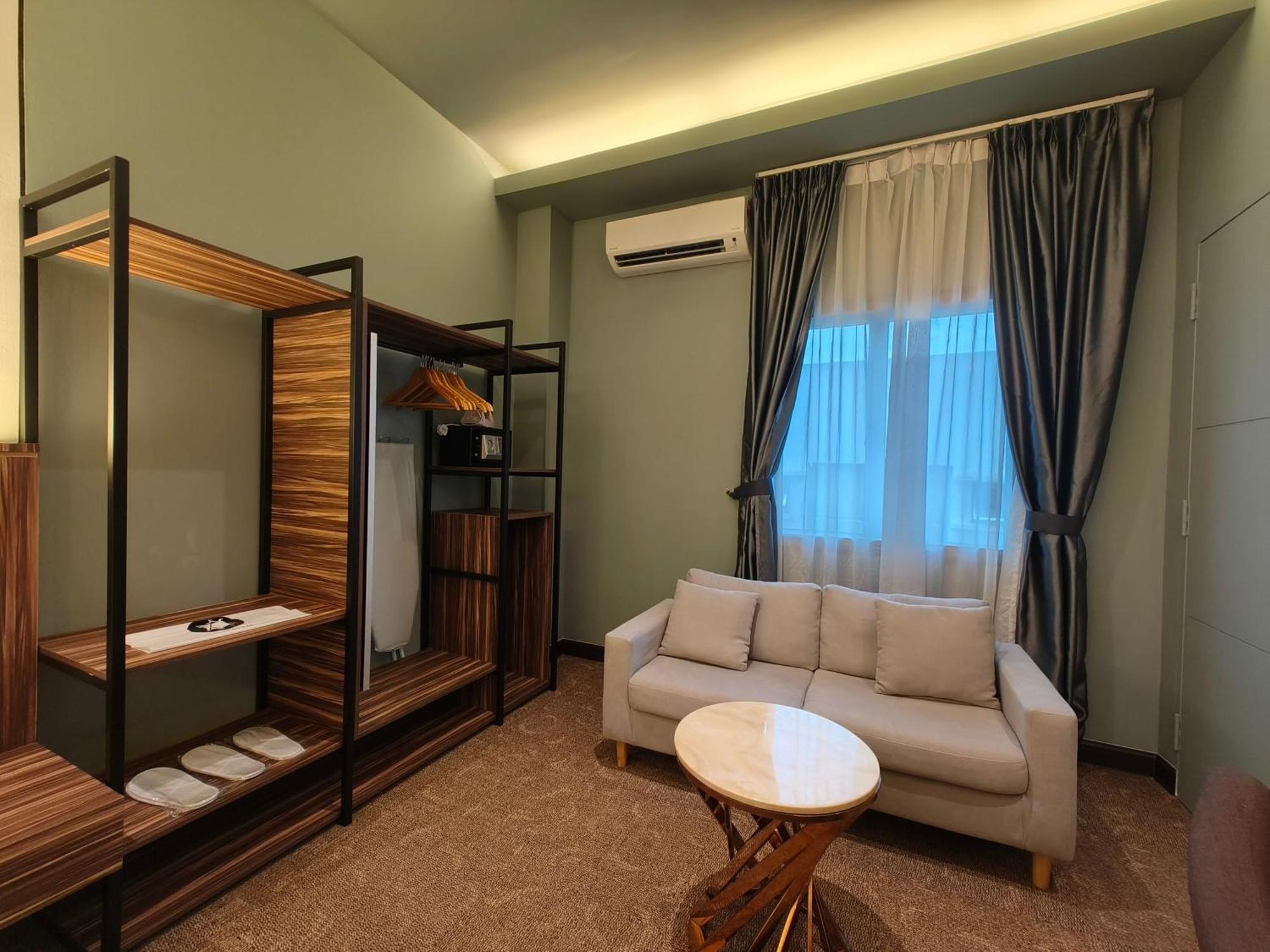 Asiatic Hotel Malacca Bagian luar foto